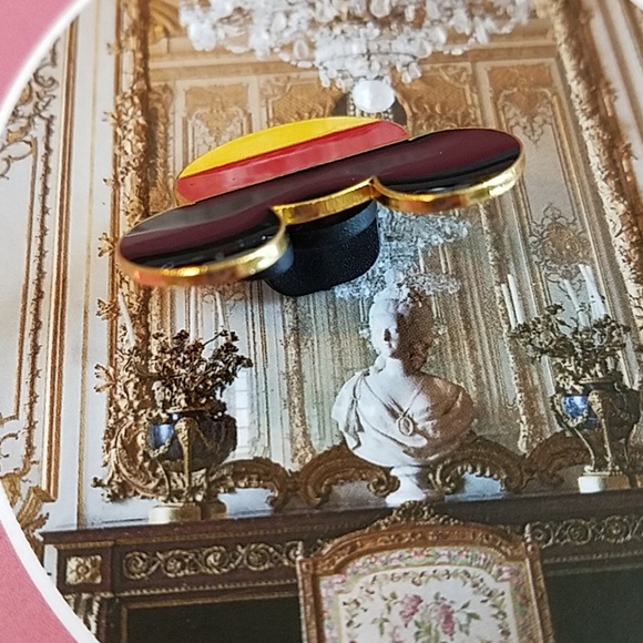 Disney pin. $7 each or 4 pins for $15 - Picture 4 of 5